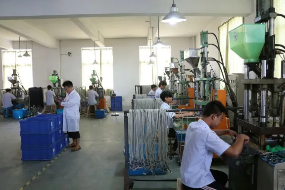 Cable V. 35m/V. 35f Ass′y (XYC110)